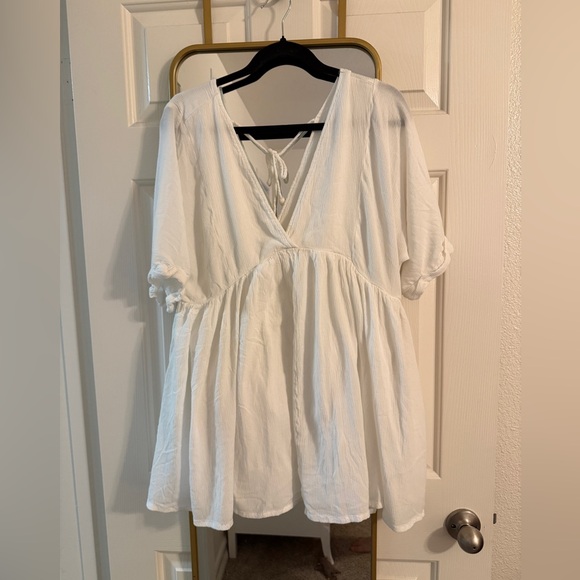 O'Neill White V-Neck Mini Dress - Picture 1 of 4